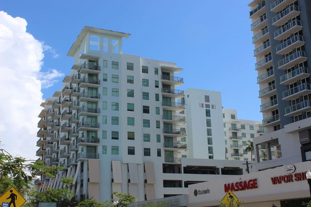 140 Hollywood Station  photo 2